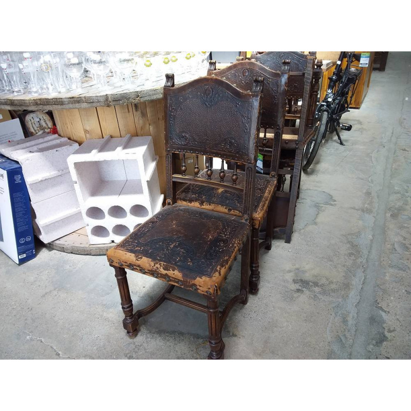 6 CHAISES (EN L ETAT)
