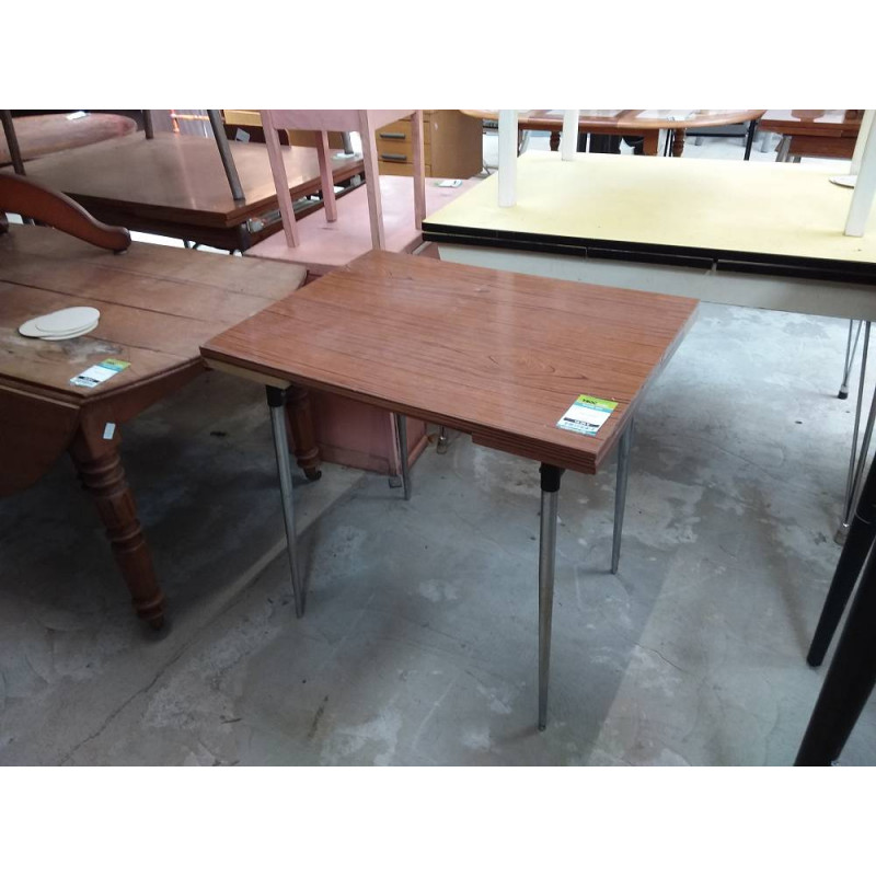 TABLE FORMICA