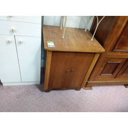 MEUBLE 2 PORTES SUR ROULETTE 