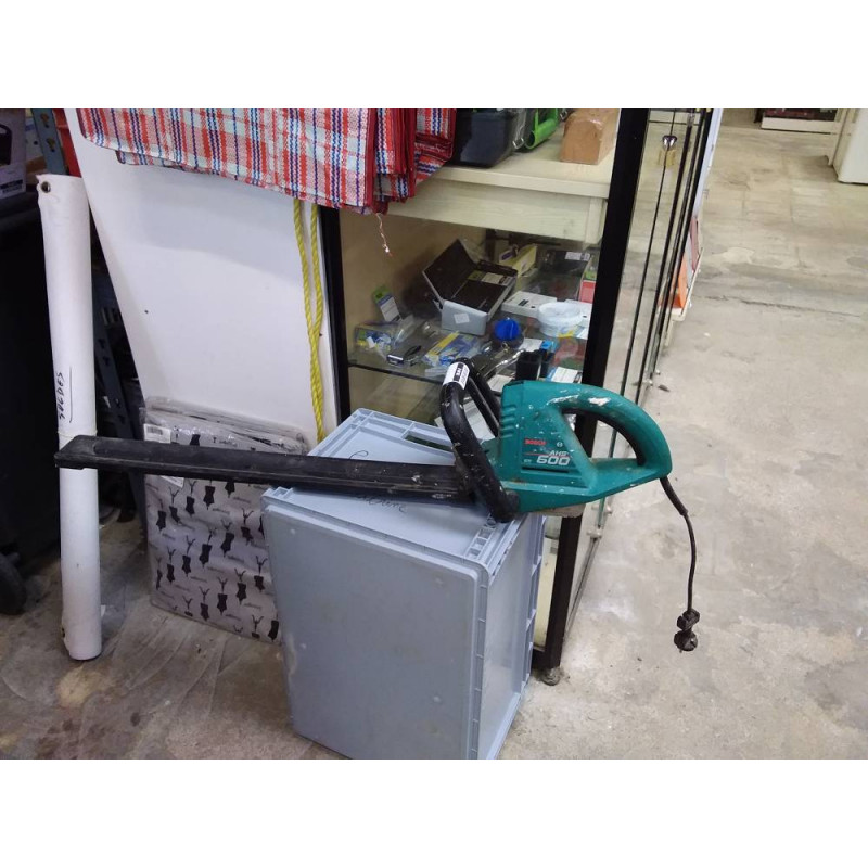 TAILLE HAIE ELECTRIQUE BOSCH