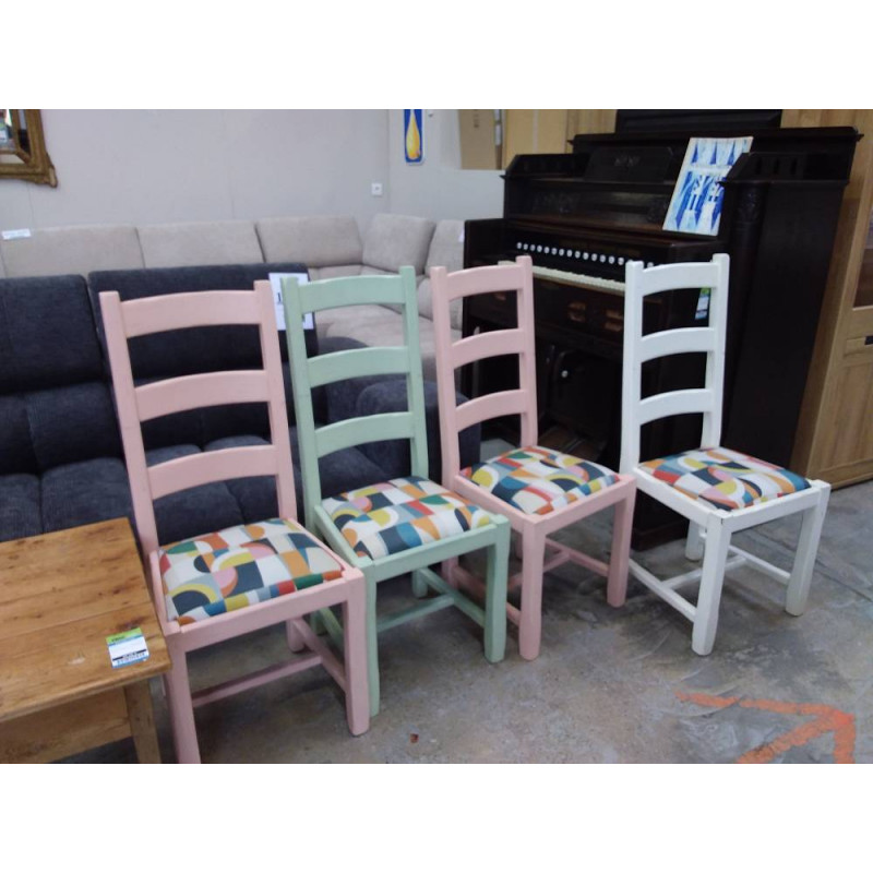 4 CHAISES ASSISE TISSU