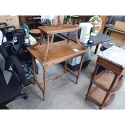 TABLE A THE ANCIENNE