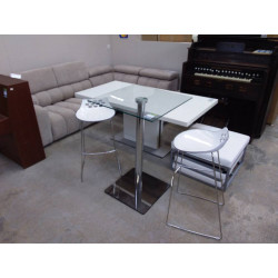TABLE HAUTE + 2 TABOURET STORY