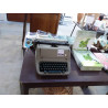 MACHINE A ECRIRE ANCIENNE 