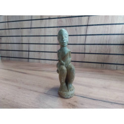 STATUETTE 