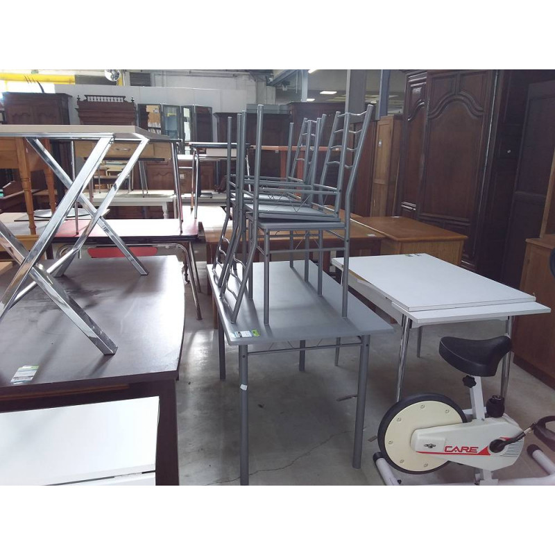 TABLE + 4 CHAISES