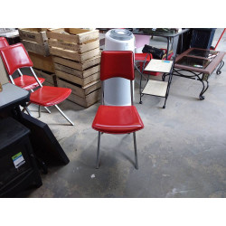 4 CHAISES ROUGE