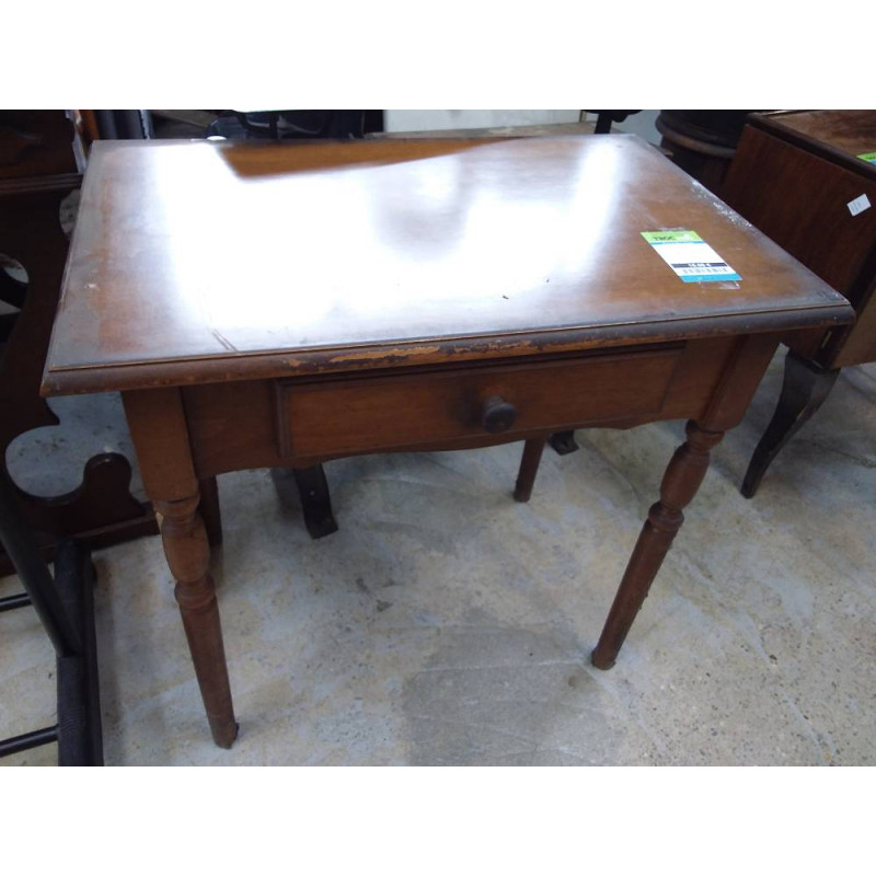 PETITE TABLE 
